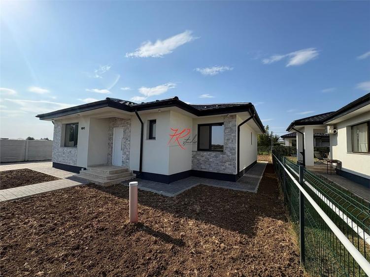 Casă cu 4 camere cu Teren 528 Mp în Corbeanca