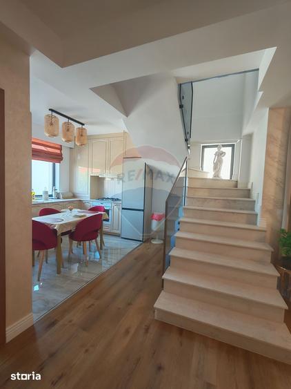 Apartament cu 3 camere, mobilat în Central