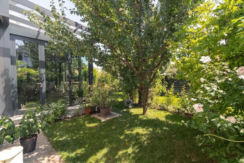 Casă individuală, elegantă, discretă, lumină naturală și confort autentic - 46