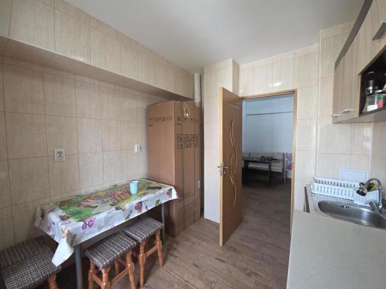 Apartament cu 3 camere în Militari