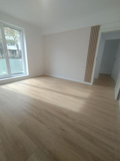 Apartament cu 3 camere decomandat în Malu Roșu