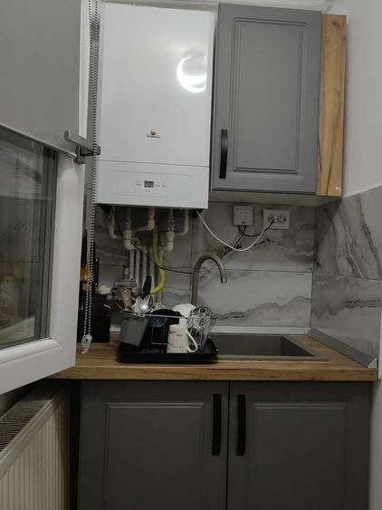 Apartament cu 2 camere semidecomandat în Craiovița Nouă