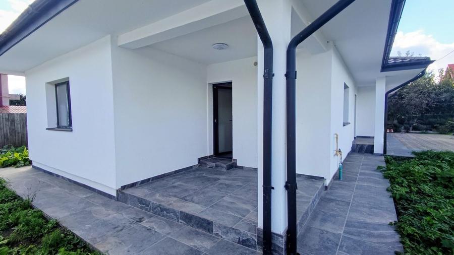 Casă cu 4 camere decomandat cu Teren 450 Mp în Dancu
