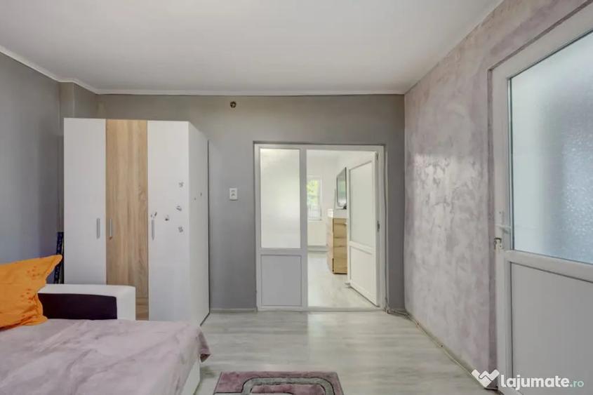 Casă cu 3 camere cu Teren 2200 Mp în Răcari