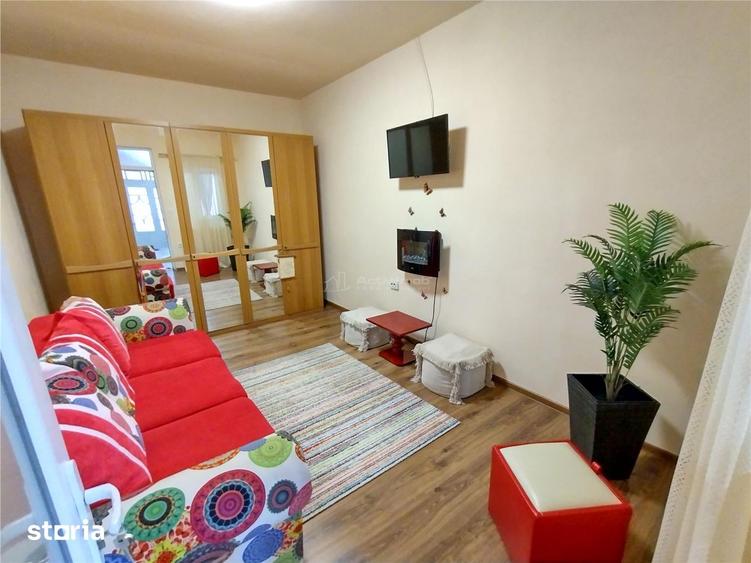 Casă cu 6 camere cu Canalizare în Răcășdia