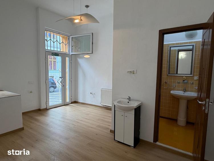 Spațiu comercial, de 23.5 mp, în Ultracentral