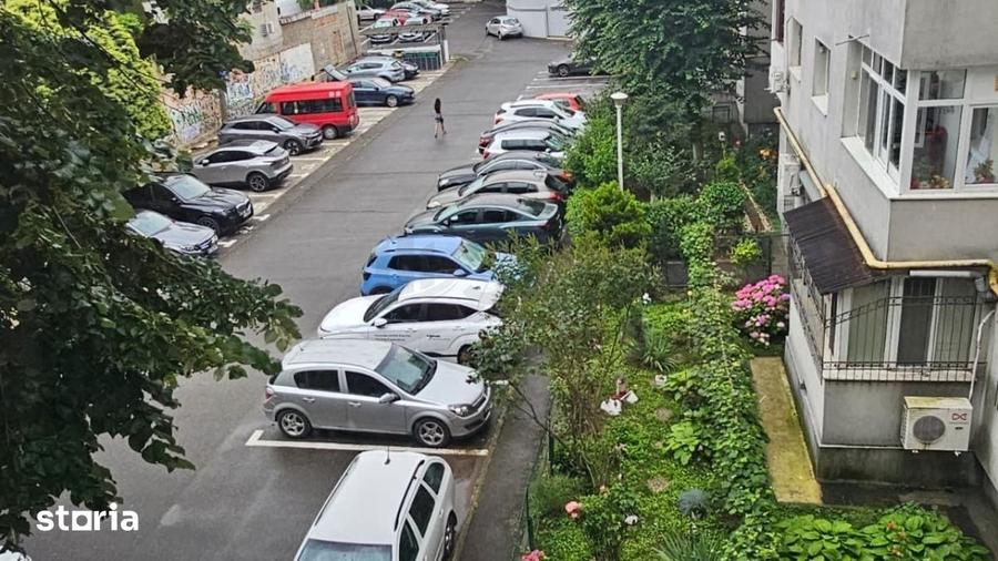 Garsonieră decomandată în Băneasa