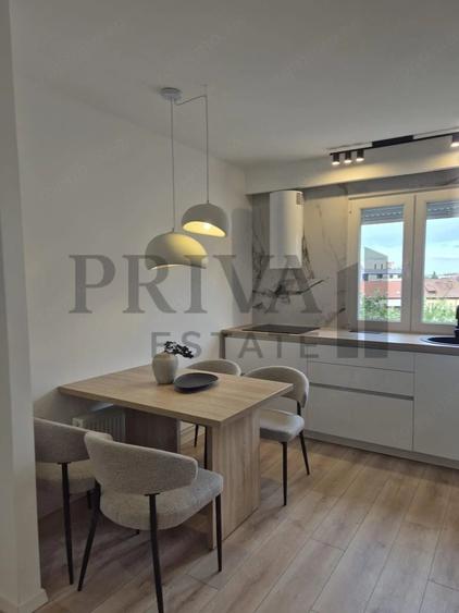 Apartament cu 3 camere semidecomandat în Circumvalațiunii