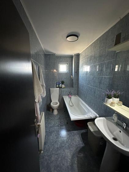 Apartament cu 2 camere decomandat în Energia