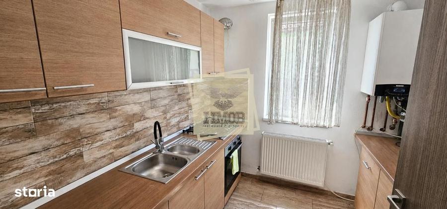 Casă cu 4 camere în Tineretului