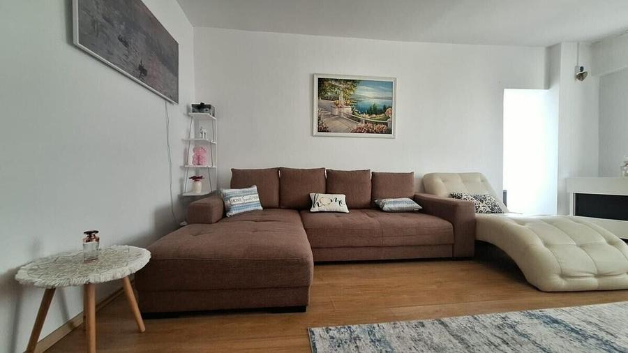 Apartament cu 3 camere decomandat, mobilat în Iancului