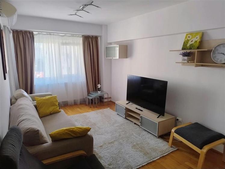 Apartament cu 4 camere decomandat, mobilat în Tei — fotografia 1