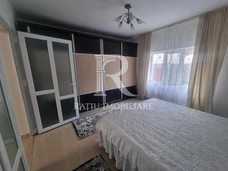 Casă individuală cu 4 camere cu Canalizare în Cristur