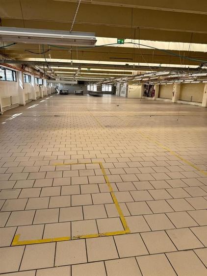Spațiu industrial, de 1,590 mp, în Iris