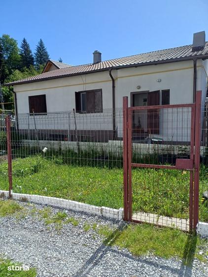 Casă cu 2 camere cu Teren 180 Mp în Central