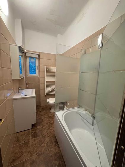 Casă cu 4 camere în Cișmigiu