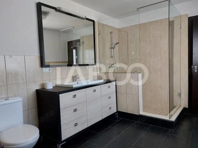 Casă cu 5 camere cu Canalizare în Central