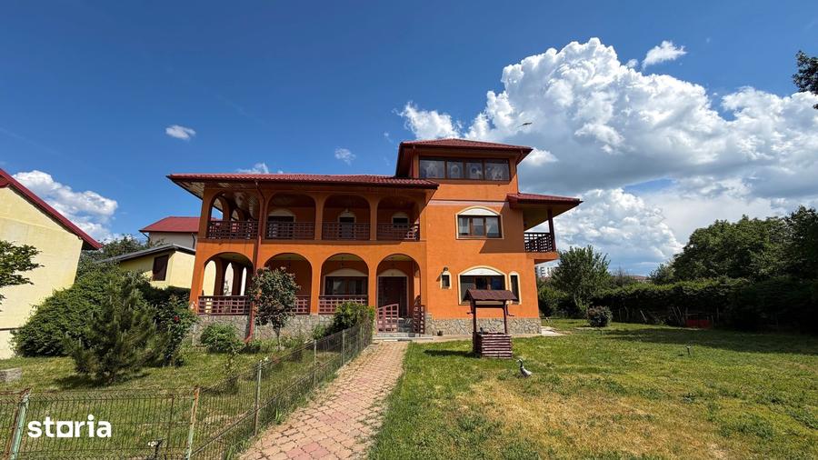 Casă cu Teren 2381 Mp în Berceni