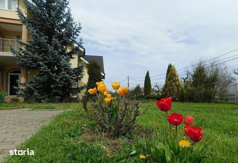 Casă cu 7 camere cu Teren 1200 Mp în Sângeorgiu de Mureș