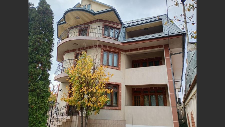 Casă cu 11 camere cu Canalizare în Mazepa 2