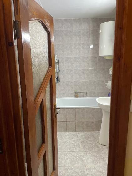 Apartament cu 2 camere semidecomandat, mobilat în Central