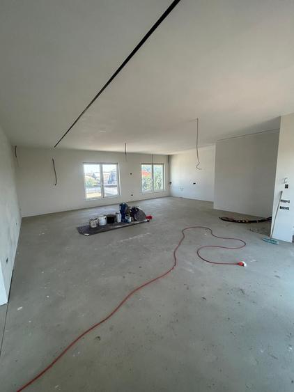 Apartament cu 3 camere decomandat în Stamate