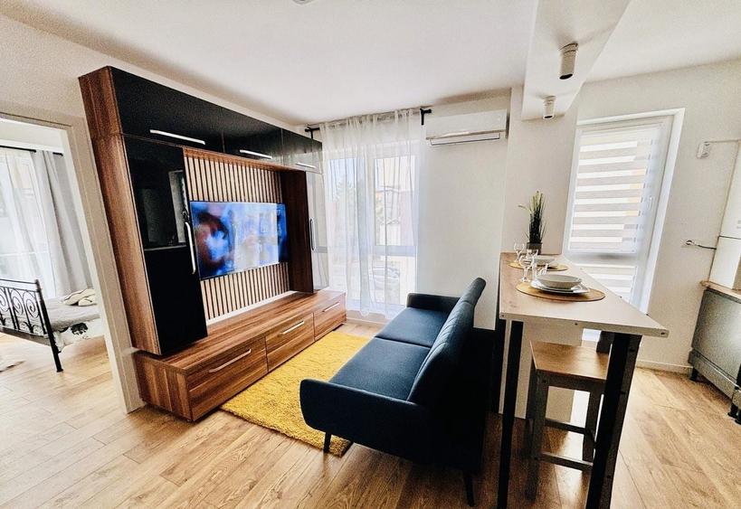 Apartament cu 2 camere, mobilat în Central