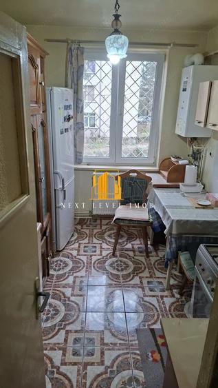 Apartament cu 3 camere semidecomandat în Central