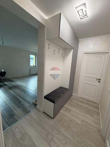 Apartament cu 3 camere decomandat, mobilat în Orașul Vechi