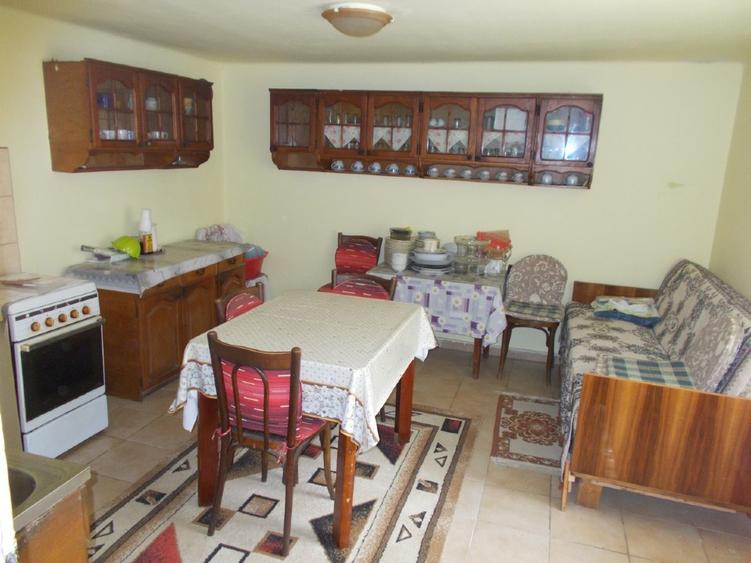 Casă individuală cu 3 camere cu Teren 450 Mp în Central