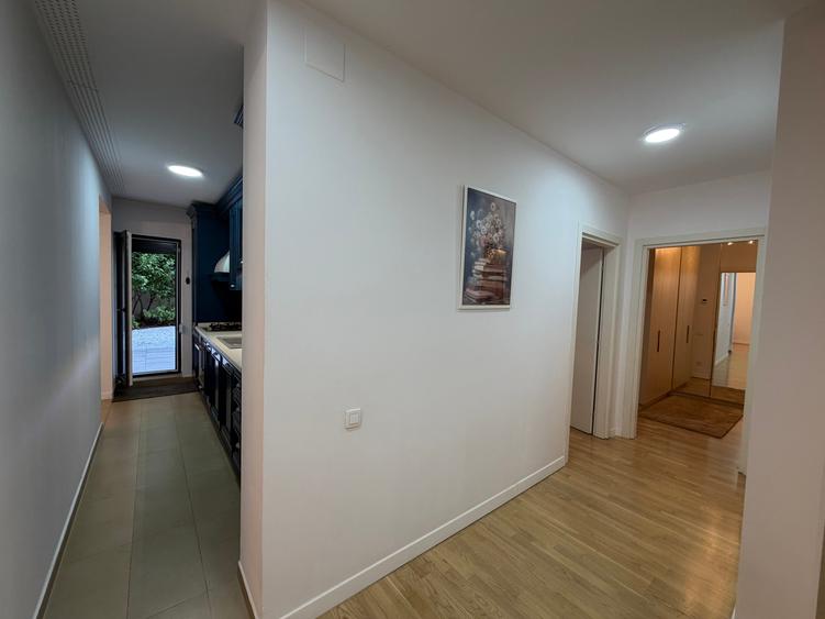 Apartament cu 3 camere decomandat în Domenii