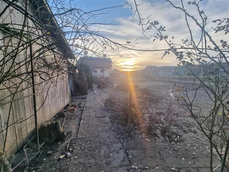 Casă cu 4 camere cu Teren 1200 Mp în Unirii