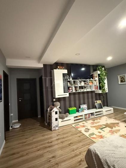 Apartament cu 3 camere semidecomandat, mobilat în Florești — fotografia 1