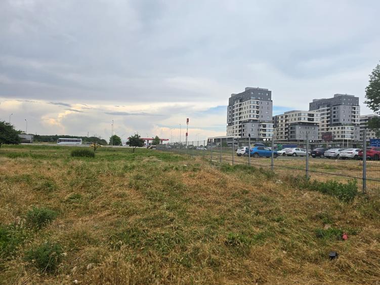 Teren Construcții intravilan de 4100 mp, în