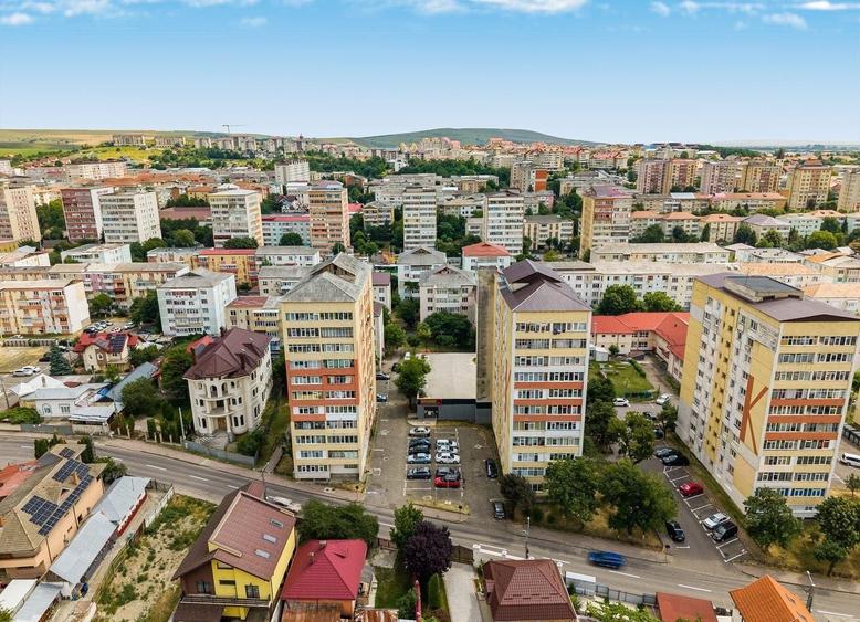 Spațiu comercial, de 400 mp, în Dărmănești