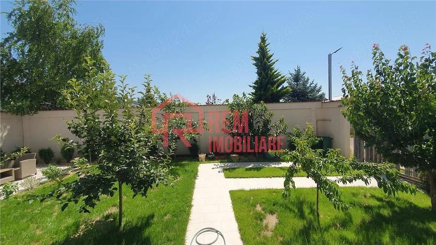 Casă cu Teren 227 Mp în Central