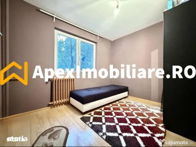 Apartament cu 4 camere decomandat, mobilat în Tei