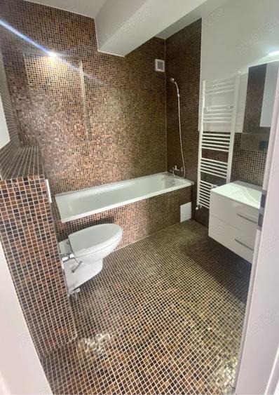 Apartament cu 4 camere decomandat în Calea Moldovei