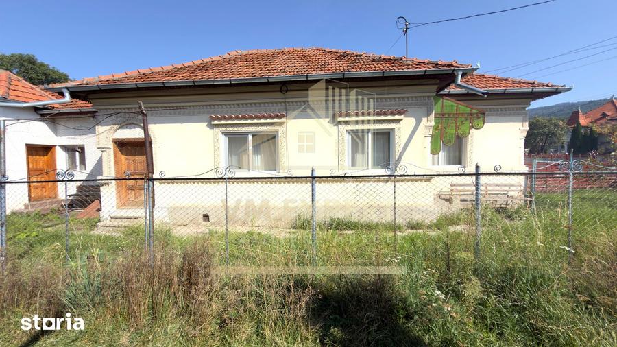 Casă cu 4 camere cu Teren 1316 Mp în Lerești