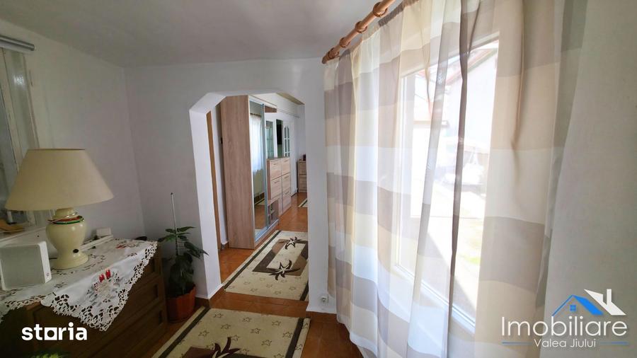 Casă cu 4 camere cu Teren 268 Mp în Central