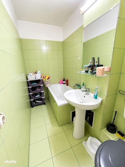 Apartament cu 4 camere semidecomandat, mobilat în Central — fotografia 3
