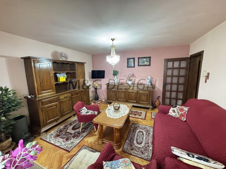 Apartament cu 3 camere decomandat în Lugojului