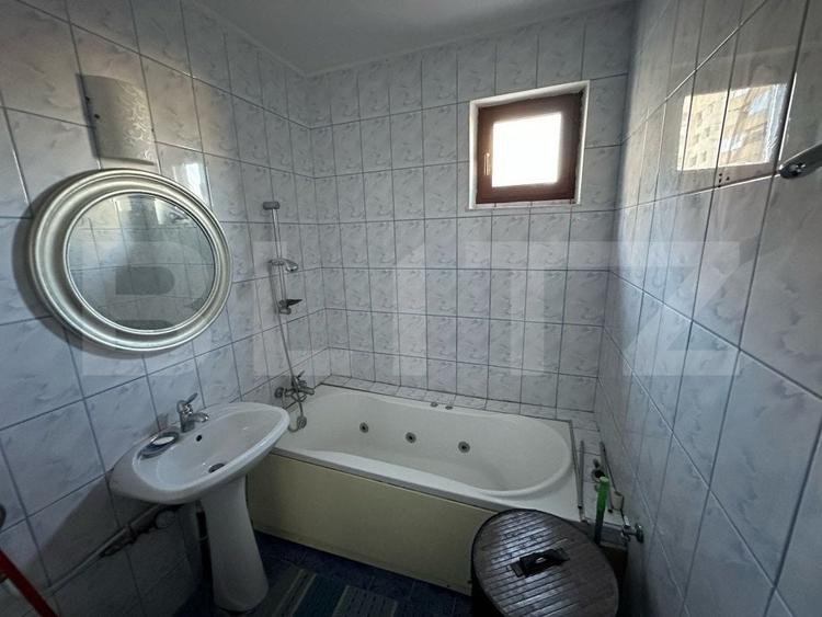 Apartament cu 3 camere decomandat, mobilat în Kogălniceanu