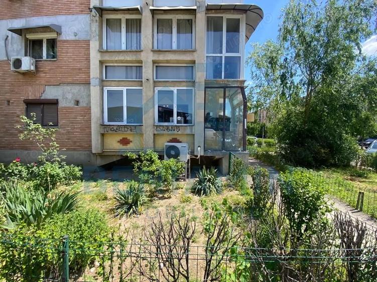Apartament cu 2 camere decomandat în Craiovița Nouă