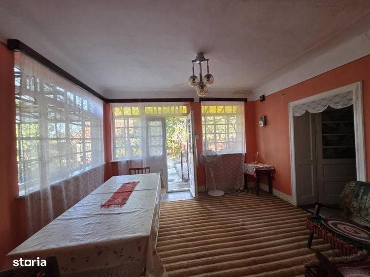 Casă cu 4 camere în Șișterea
