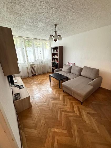 Apartament cu 2 camere decomandat în Arcul de Triumf