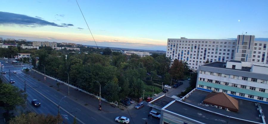 Apartament cu 2 camere decomandat în Micro 18