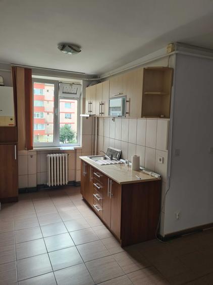 Apartament cu 2 camere decomandat în Precista