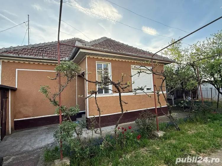 Casă cu 5 camere cu Teren 1180 Mp în Curtici