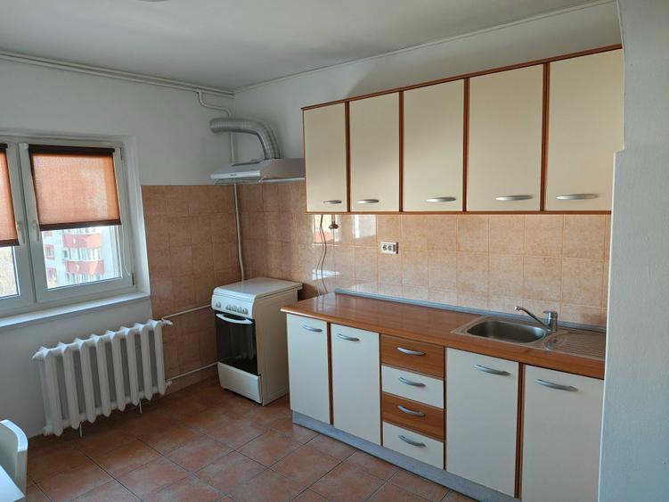 Apartament cu 2 camere decomandat în Panduri